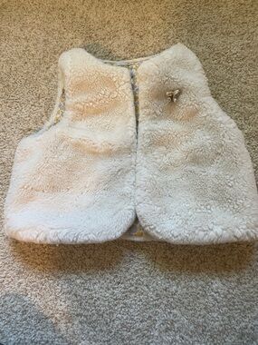 Cozy Cream Girls Vest (130 cm)